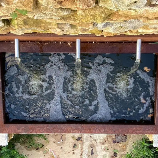 Teichmauer aus Cortenstahl, 250 x 25 x 60 cm, Wasserfall