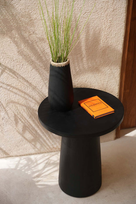 De Timber Conic bijzettafel - zwart - 50