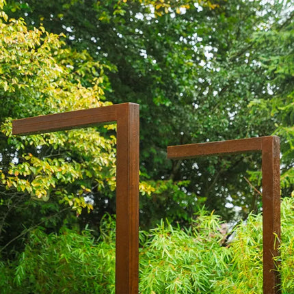 Pergola en acier Corten en forme de L 110 x 10 x 250 cm