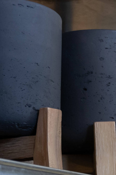 Pottery Pots Charlie XL (Feet Low), Black Washed Ø30 cm