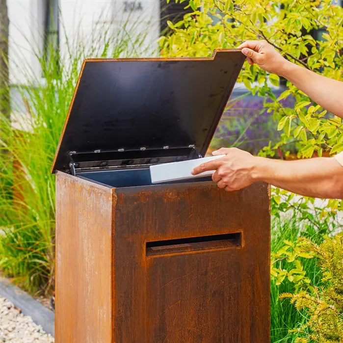 Pakketbrievenbus Cortenstaal CASE