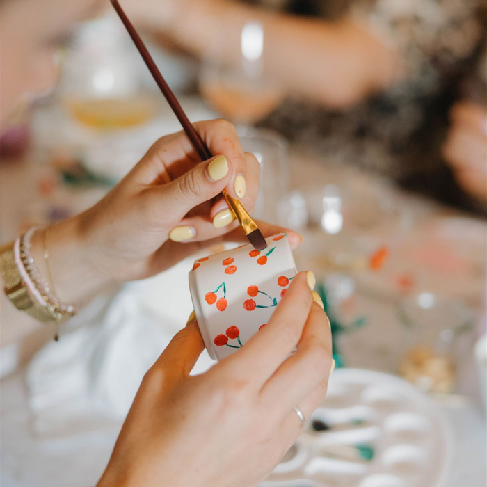 Kolibri Company | Giftset Creatives | Roze Portugal orchidee + DIY schilderpakket – incl. sierpotten, verf, kwasten & dienblad