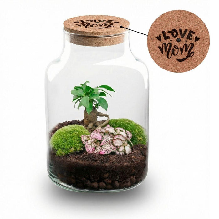'LOVE MOM' terrarium Little Milky + gegraveerde kurk met licht - Fles terrarium DIY kit - Ø17cm - ↕25 cm - Moederdag