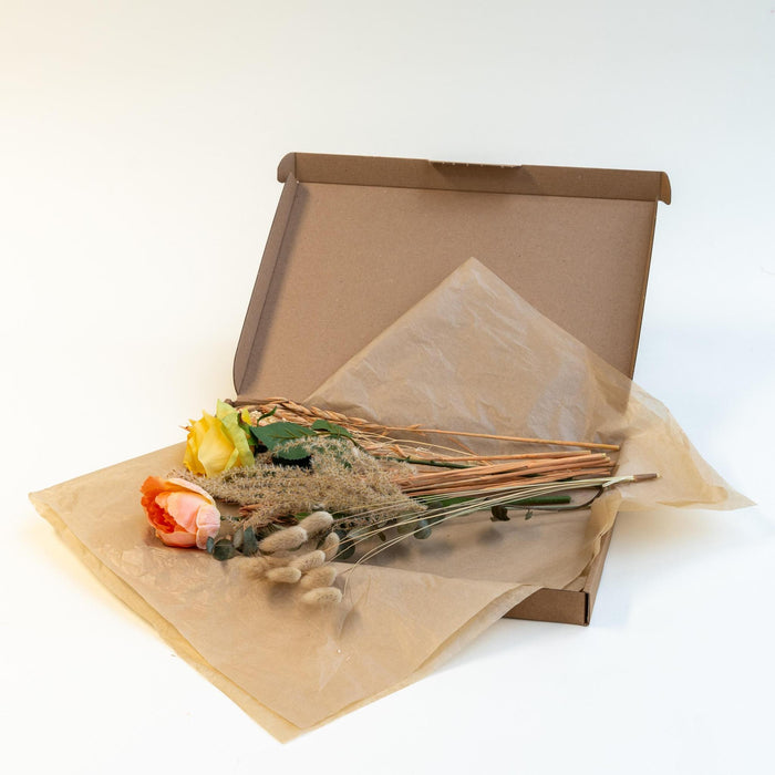 Letterbox Sunshine - Dried & Silk Flowers in yellow & natural colors - ↕35cm