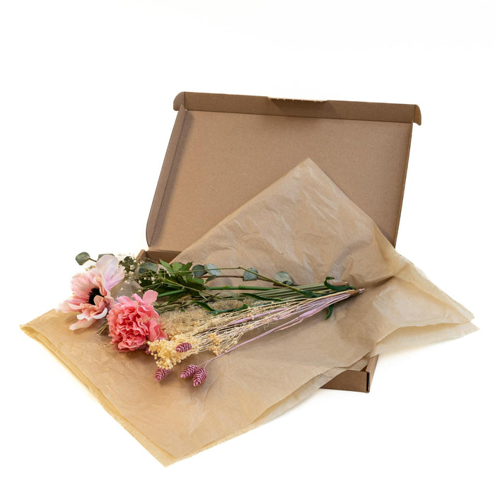 Letterbox Soft Pink - Dried & Silk Flowers in soft pink & natural colors - ↕35cm