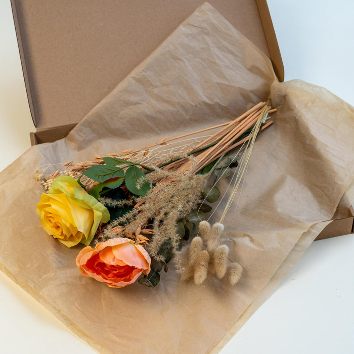 Letterbox Sunshine - Dried & Silk Flowers in yellow & natural colors - ↕35cm